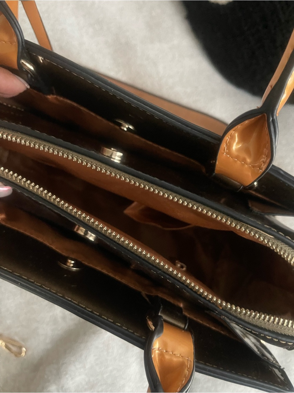 Brangio Italy Glossy Tan Satchel Handbag with Accents very Brighton style - Picture 5 of 8